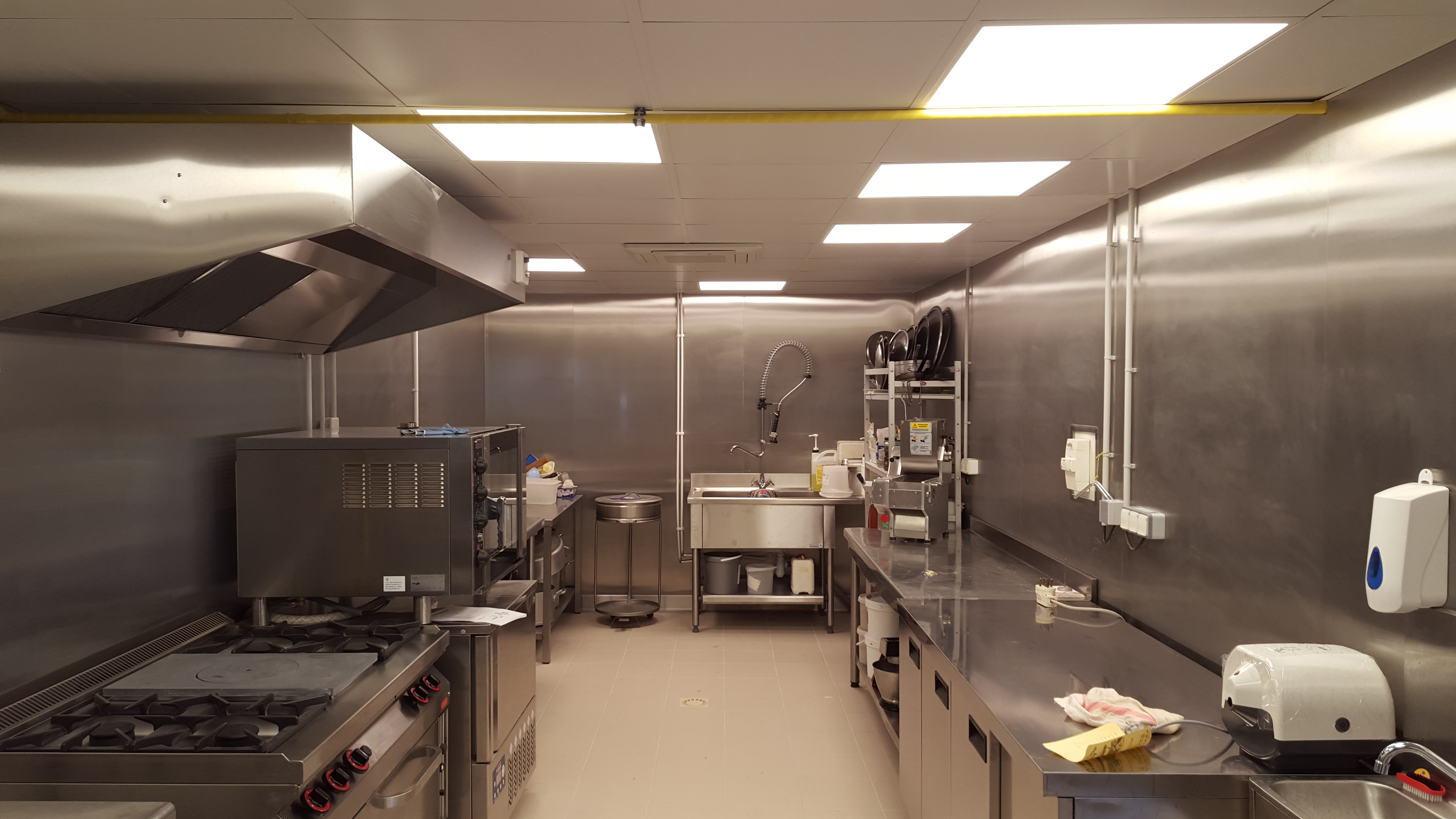 Eclairage industriel cuisine